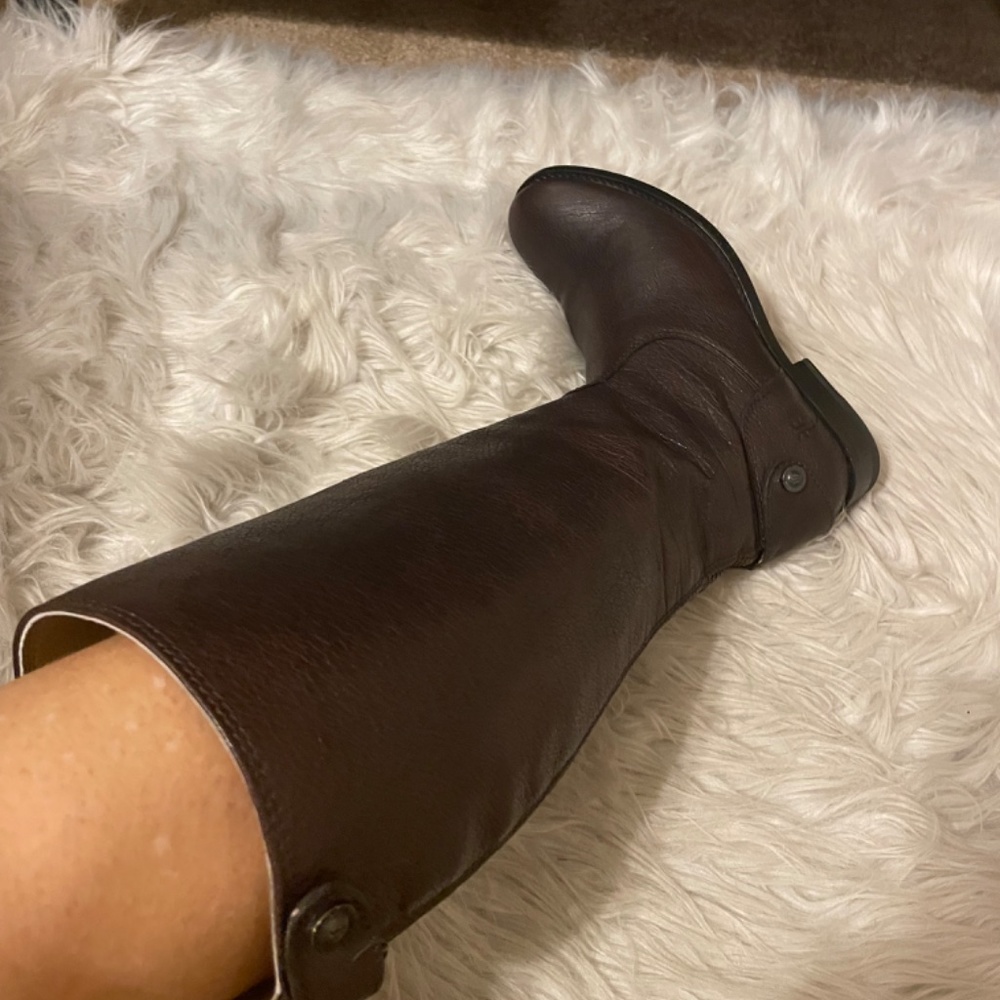 FRYE Women's Melissa Button Back Zip - Picture 10 of 11